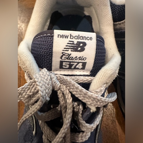 EUC Big kids size 6.5 New Balance 574 Navy Blue - Picture 3 of 7